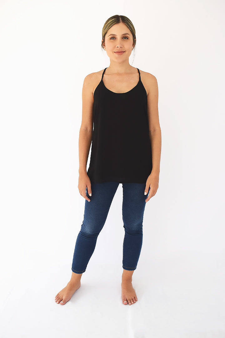 Blusa de tiras color negro con detalle en espalda