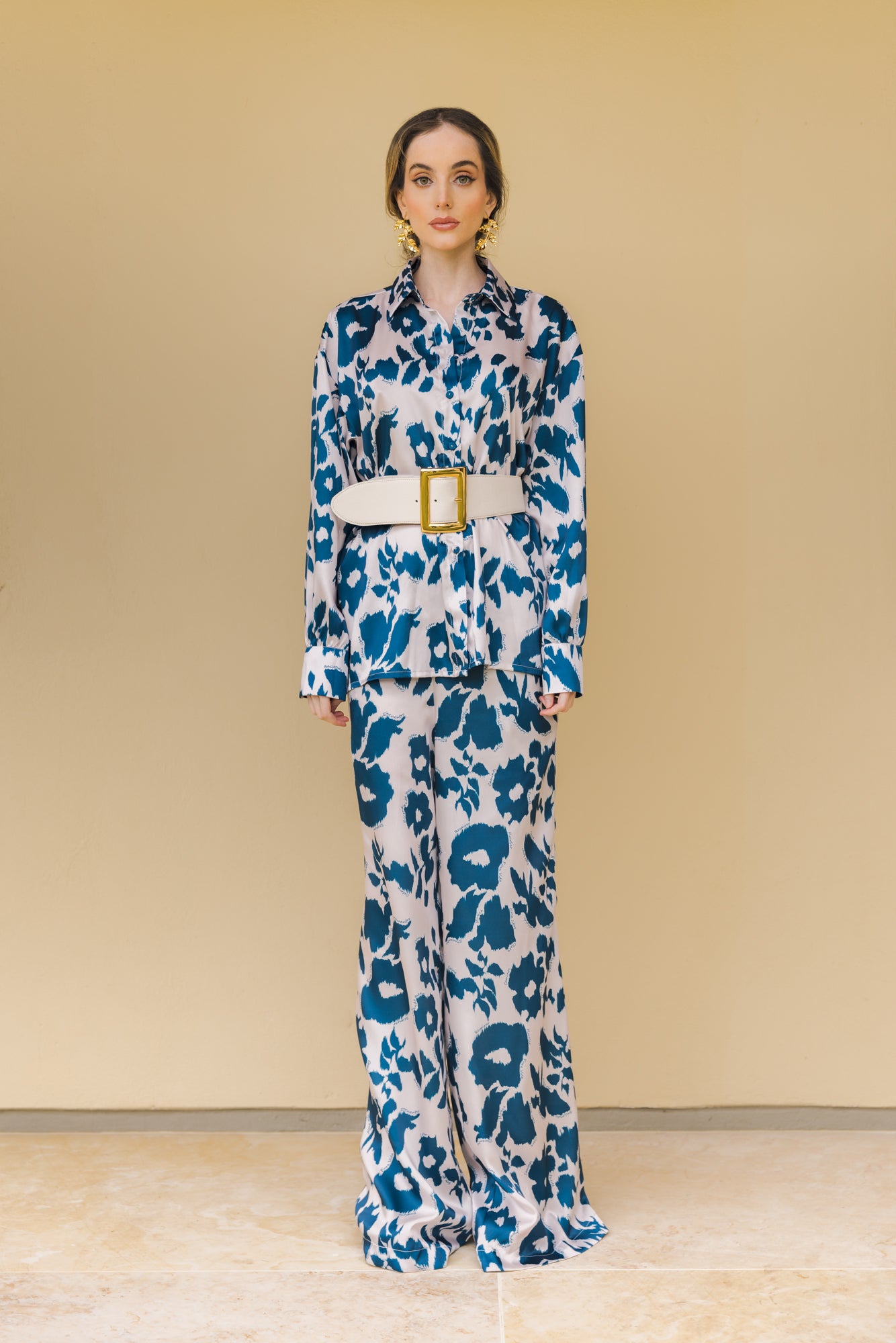 PANTALÓN FLARE CON BOLSILLOS ESTAMPADO AZUL PROFUNDO PURA VIDA